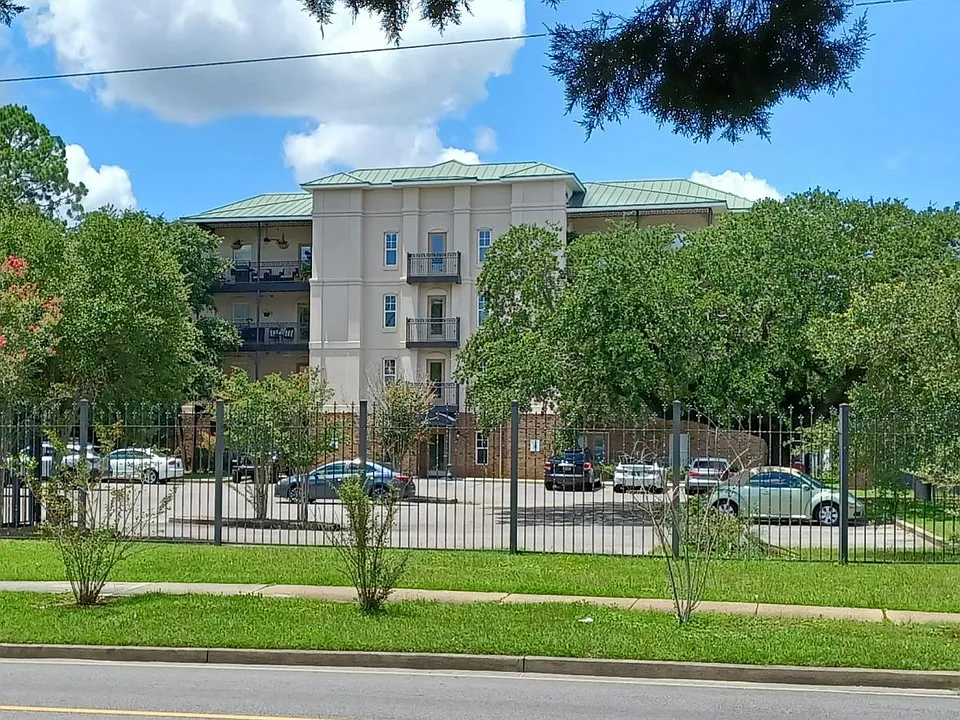 200 S Florida St