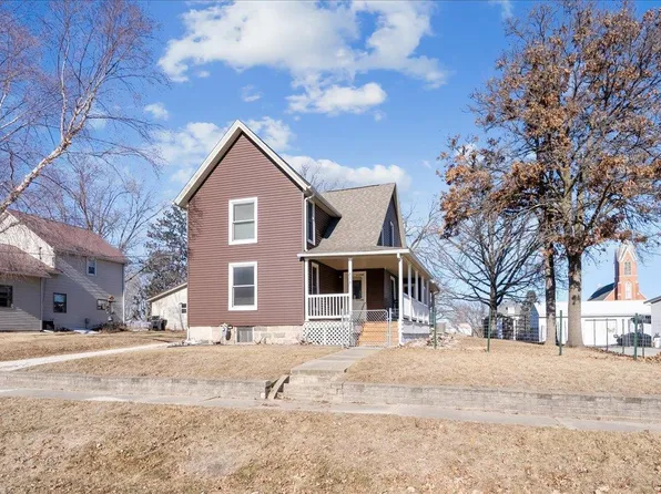 616 Woodbridge St, Nashua, IA 50658