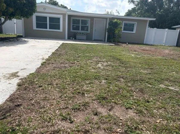 11601 109th St, Seminole, FL 33778