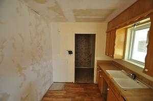 3rd image of 1205 W Lindsey St