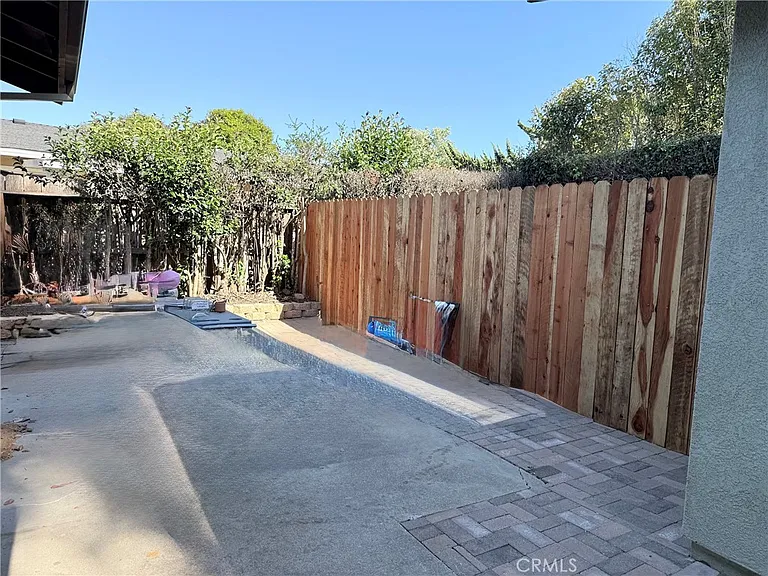 1559 Royal Way — Photo 5