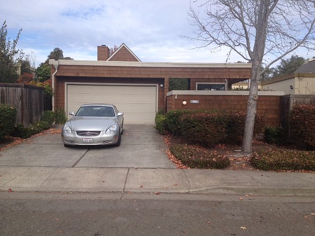 1st image of 389 Avenida Barbera