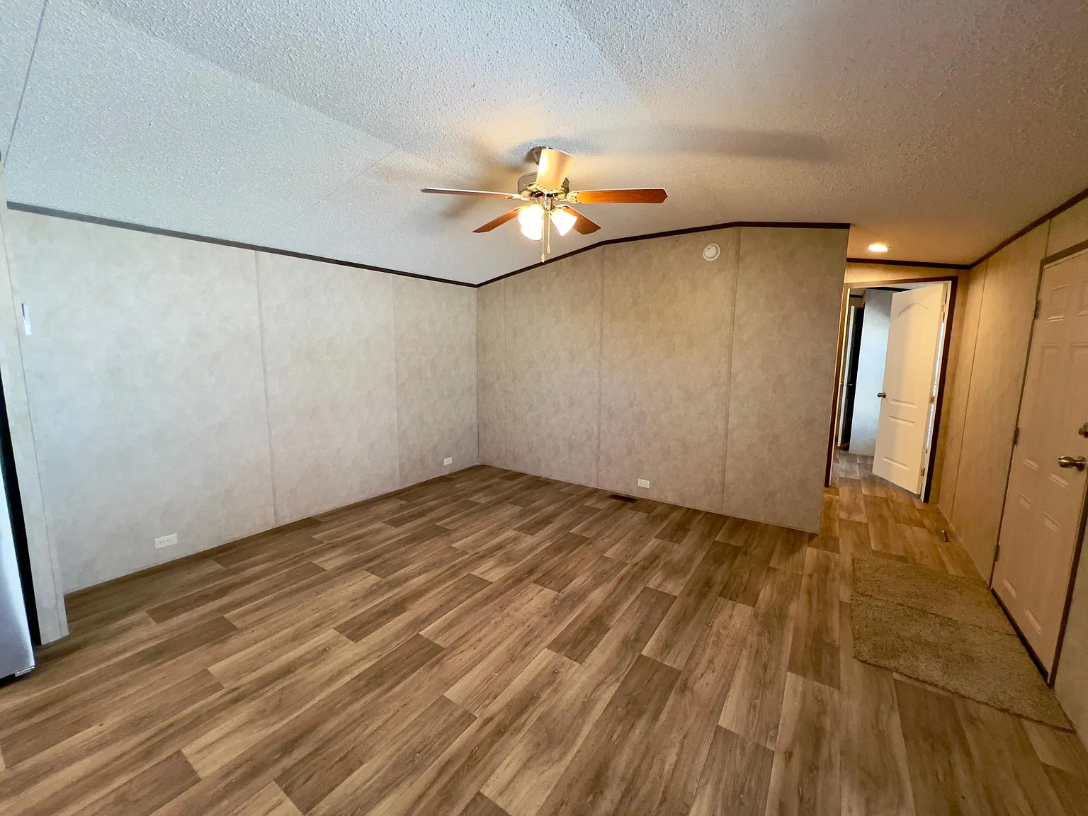 2 bed, 960 sqft, $900 — Photo 3
