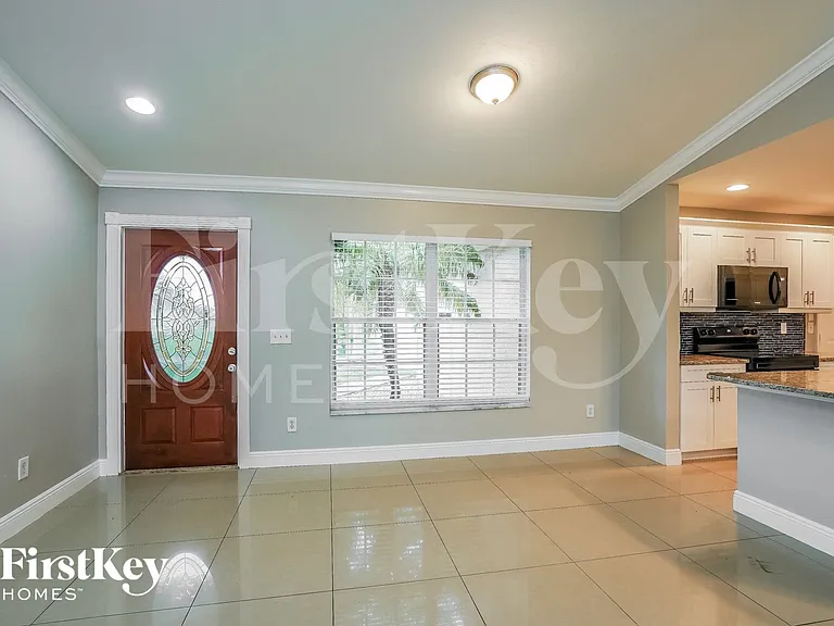 2503 33rd St SW — Photo 4