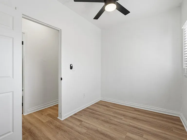 325 N 15th St #2 — Photo 12