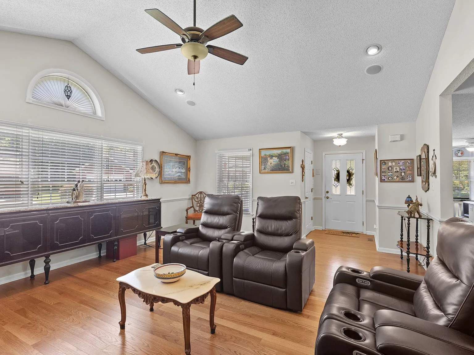 104 Boleyn Loop - 1 — Photo 3