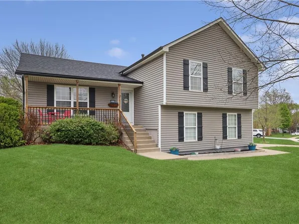 2518 SE Kimbrough Ct, Lees Summit, MO 64063