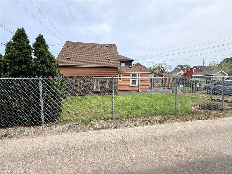 2nd image of 356 Barton St E