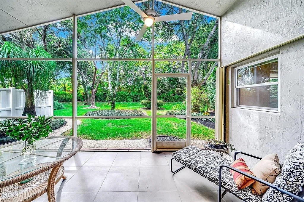 3 bed, 2.0 bath, 1628 sqft, $3,500 — Photo 2