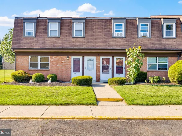 1218 Liberte Ct, Burlington, NJ 08016