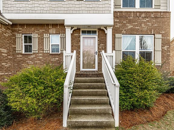 4th image of 418 Goodman Dr