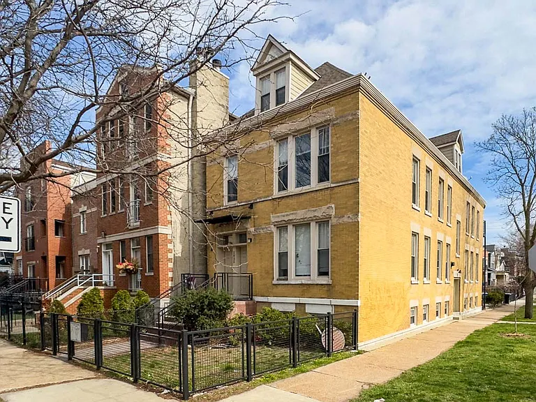 2835 N Damen Ave #R2 — Photo 1