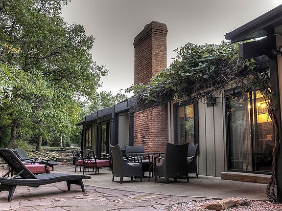 Rear entertainment patio