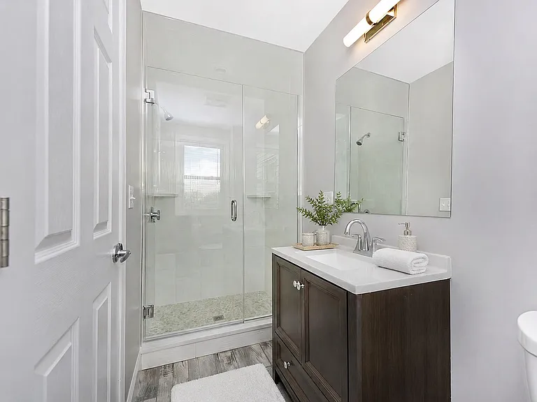 3-69 Marine Rd #3 — Photo 2