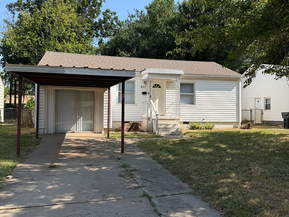 211 W Jacobs Dr