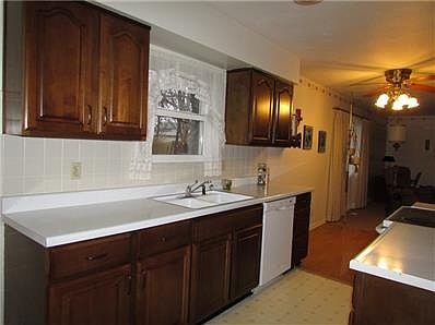 3rd image of 6426 Thistle Dr