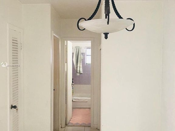 2nd image of 719 Euclid Ave APT 6