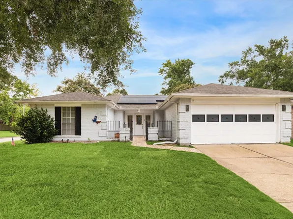 2703 Longleaf Pines Drive, Kingwood, TX 77339
