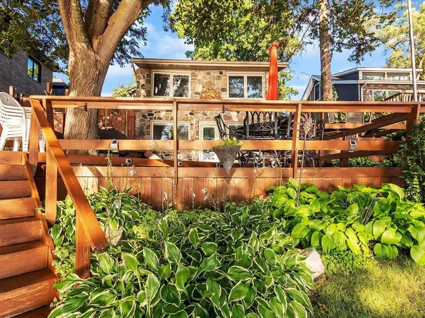 4268 Highcrest Dr, Brighton, MI 48116