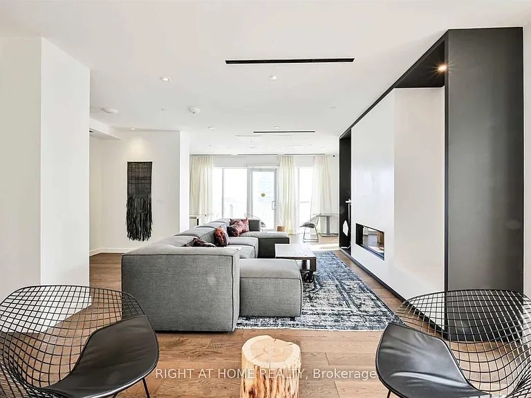 20 Richardson St #404 — Photo 31