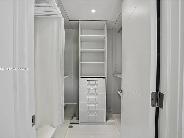 6770 Indian Creek Dr #5M — Photo 19