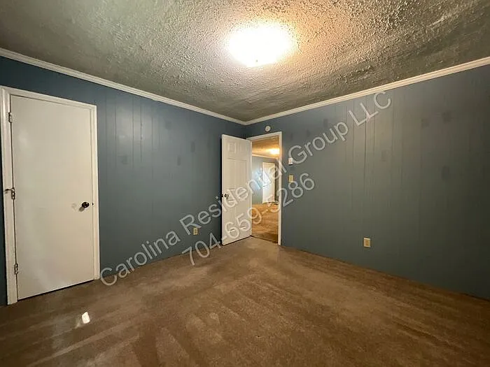1380 Fairley Ave #B — Photo 10