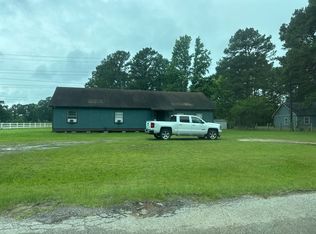 101 Plantation Dr, Waller, TX 77484