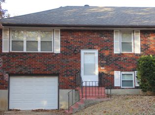 1111 SW Sunset Ave, Blue Springs, MO 64015