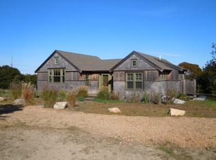 2 Sea Horse Ln, Aquinnah, MA 02535
