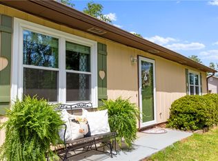 206 Willow Tree Ln, Seneca, SC 29678