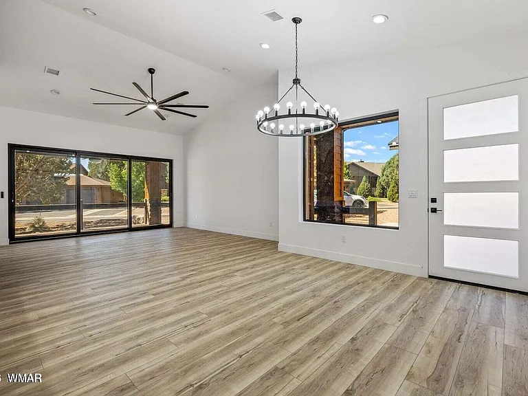 2765 W Villa Loop — Photo 9