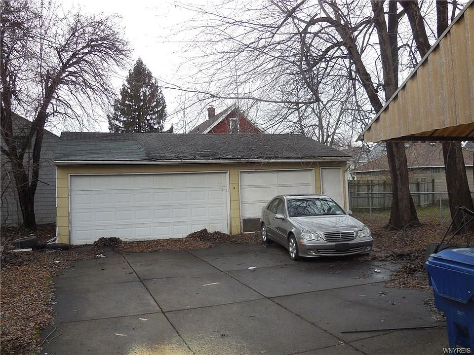 2nd image of 82 Roma Ave