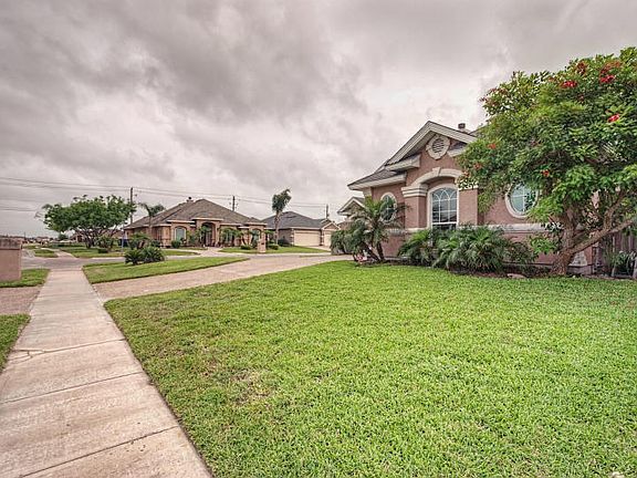 3rd image of 6045 Queen Bess Dr