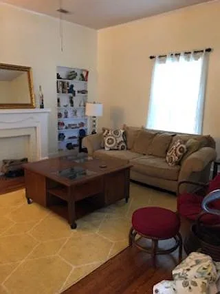 1718 E Lee Street — Photo 3