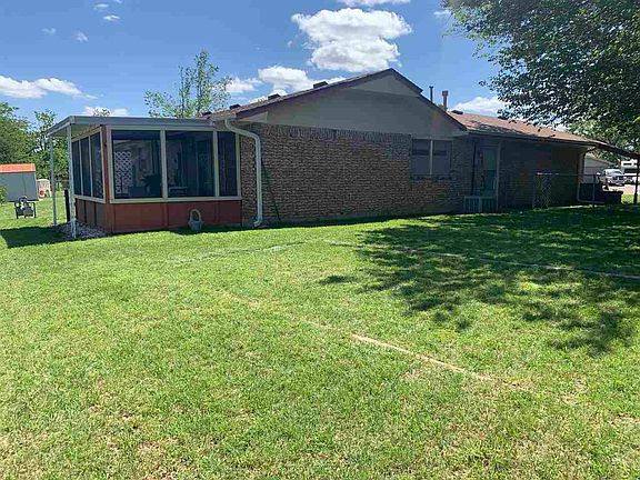 4th image of 1606 NW Cheyenne Cir