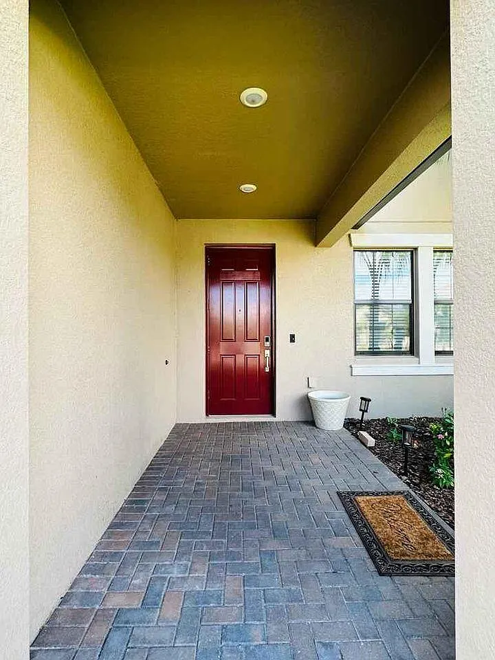 4 bed, 2559 sqft, $3,700 — Photo 4