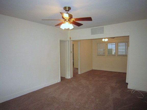 4th image of 186 N Oak Knoll Ave