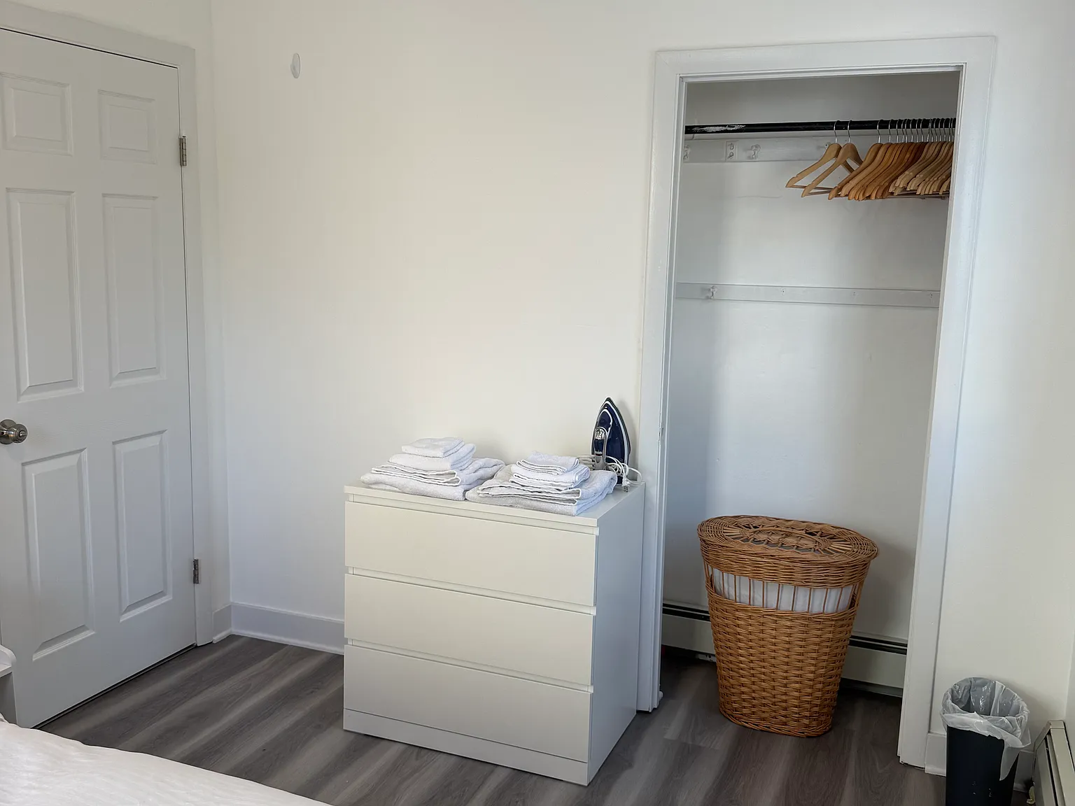 3 bed, 900 sqft, $1,250 — Photo 2
