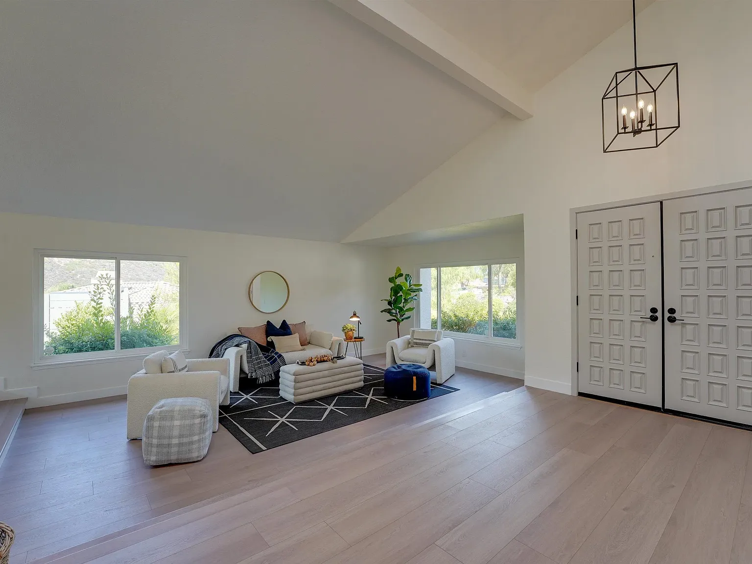 4 bed, 3.0 bath, 2693 sqft, $6,495 — Photo 4