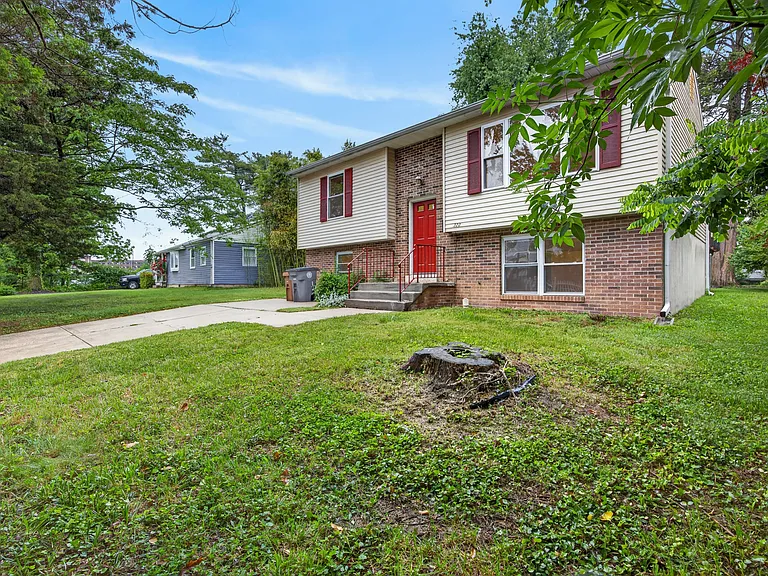 322 Howard Ave — Photo 35