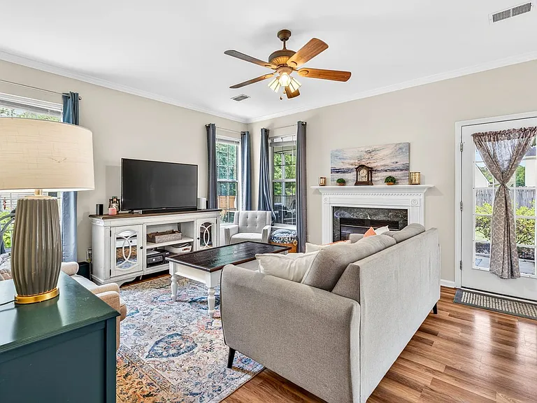 5410 Barnsley Dr — Photo 9