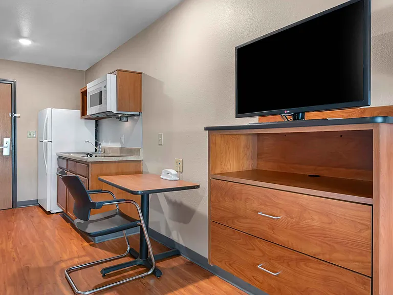 Studio Suite - 2 Full Beds
