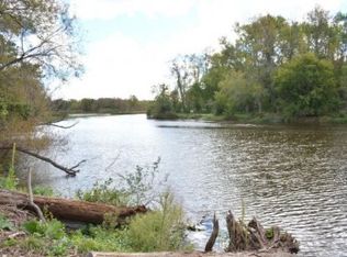 LT3 Oak Shore Ln, Mequon, WI 53092