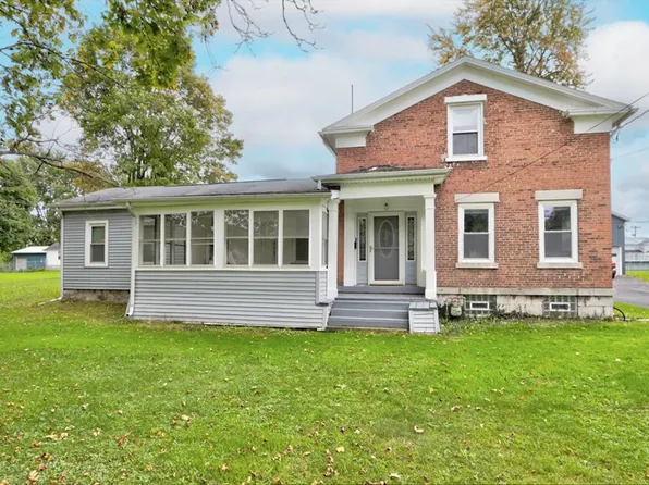 6 E River St, Waterloo, NY 13165