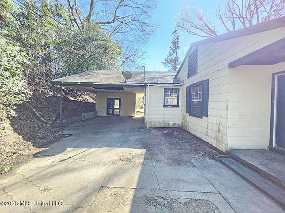 3rd image of 159 Beverly Dr