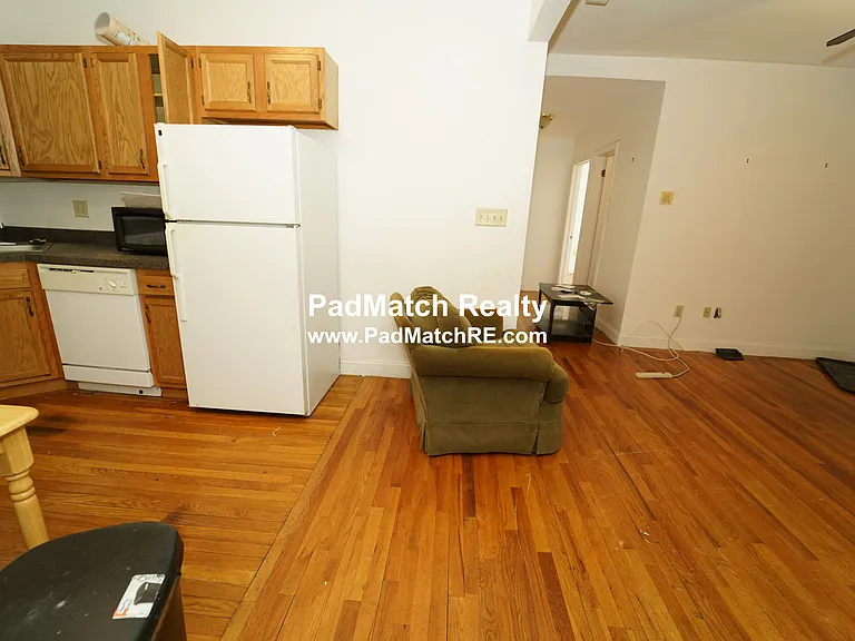 19 Egremont Rd #1 — Photo 2