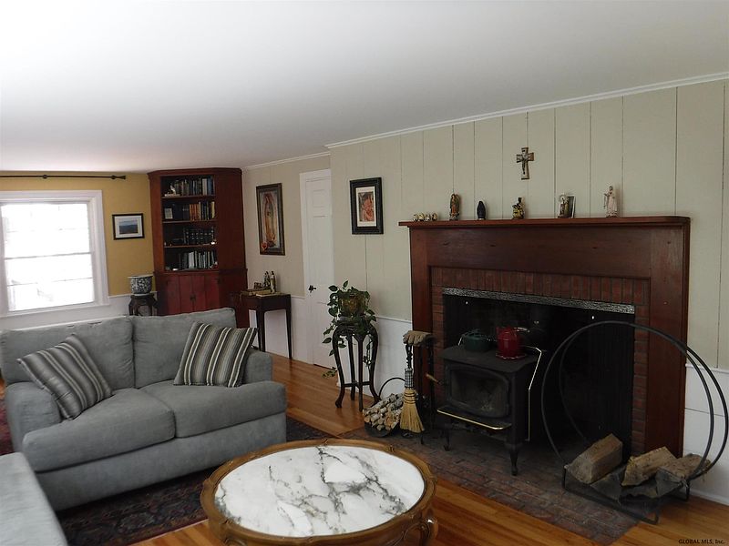 3rd image of 540 NEW SALEM Road