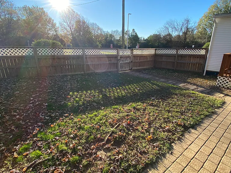 3200 Rosewood Ave — Photo 6