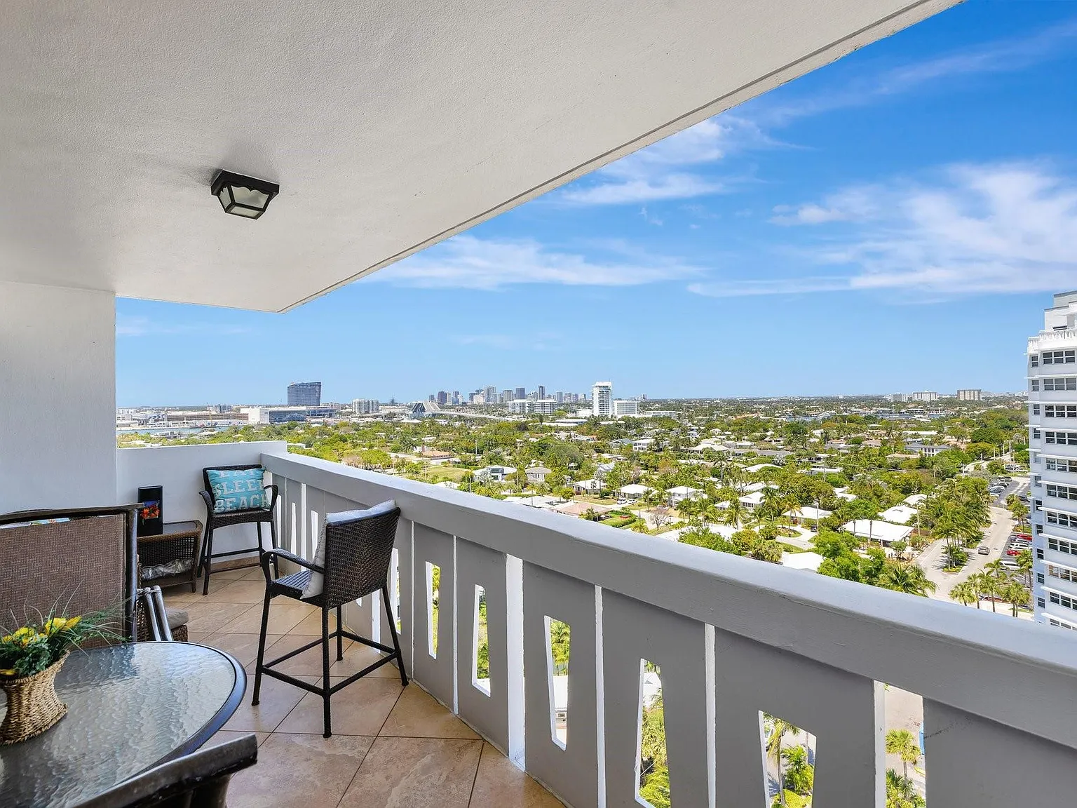 2 bed, 2.0 bath, 1365 sqft, $3,750 — Photo 2