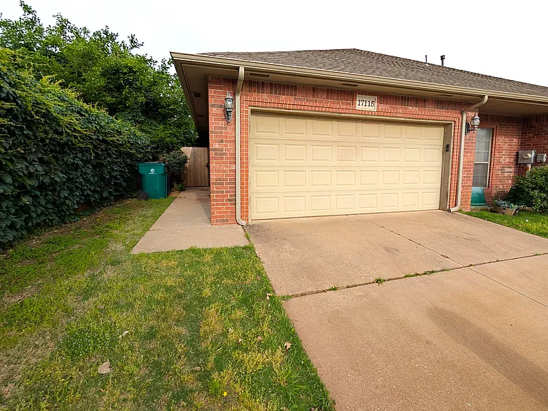 17115 Cedar Dr — Photo 1